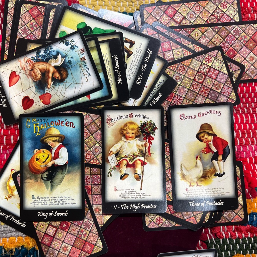 Season’s Greetings Vintage Tarot Deck · 78 Cards · Holiday Collector Edition